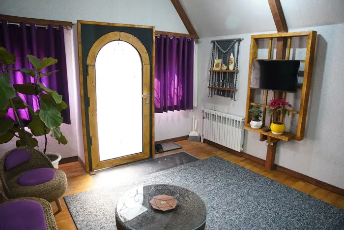 کلبه یک خوابه چوبی پدربزرگ 1