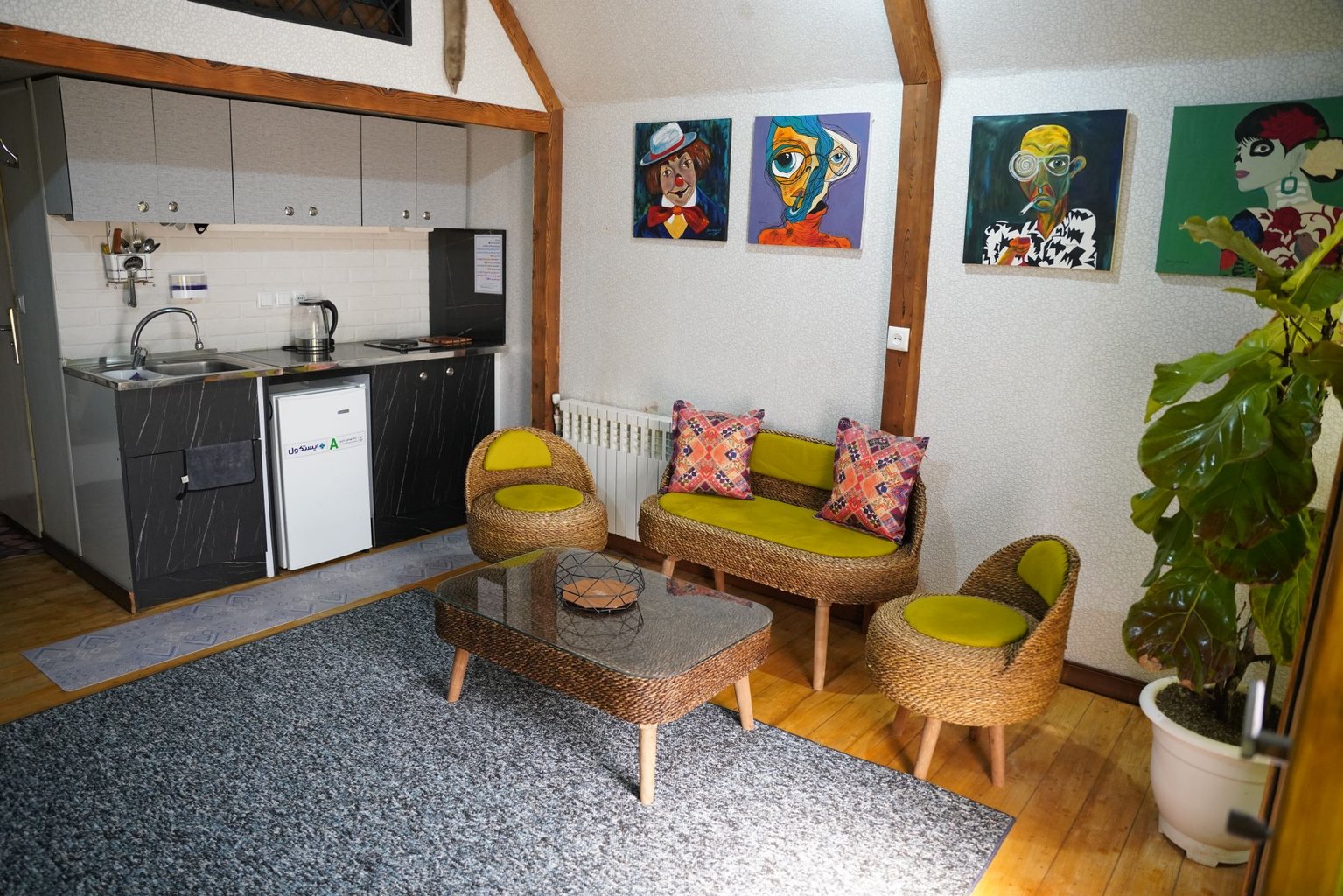 یک خوابه چوبی ساحلی پدربزرگ ۲