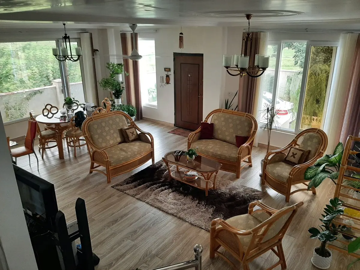 ویلا دوخوابه راه سبز - پذیرایی پایین