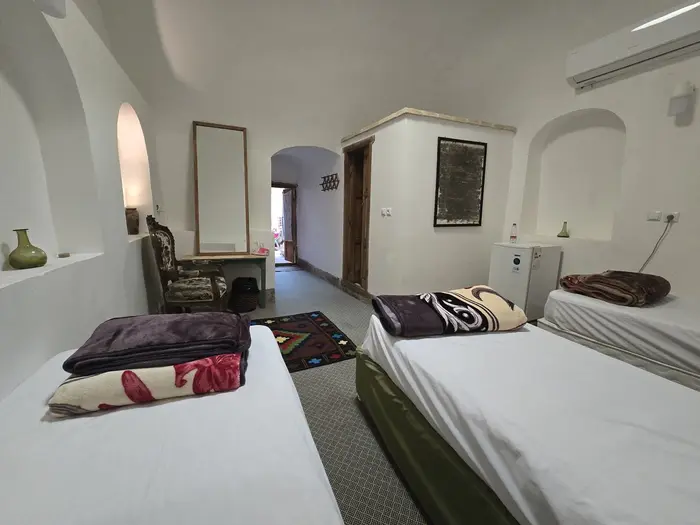 بوم گردی شهداد - واحد سه تخته