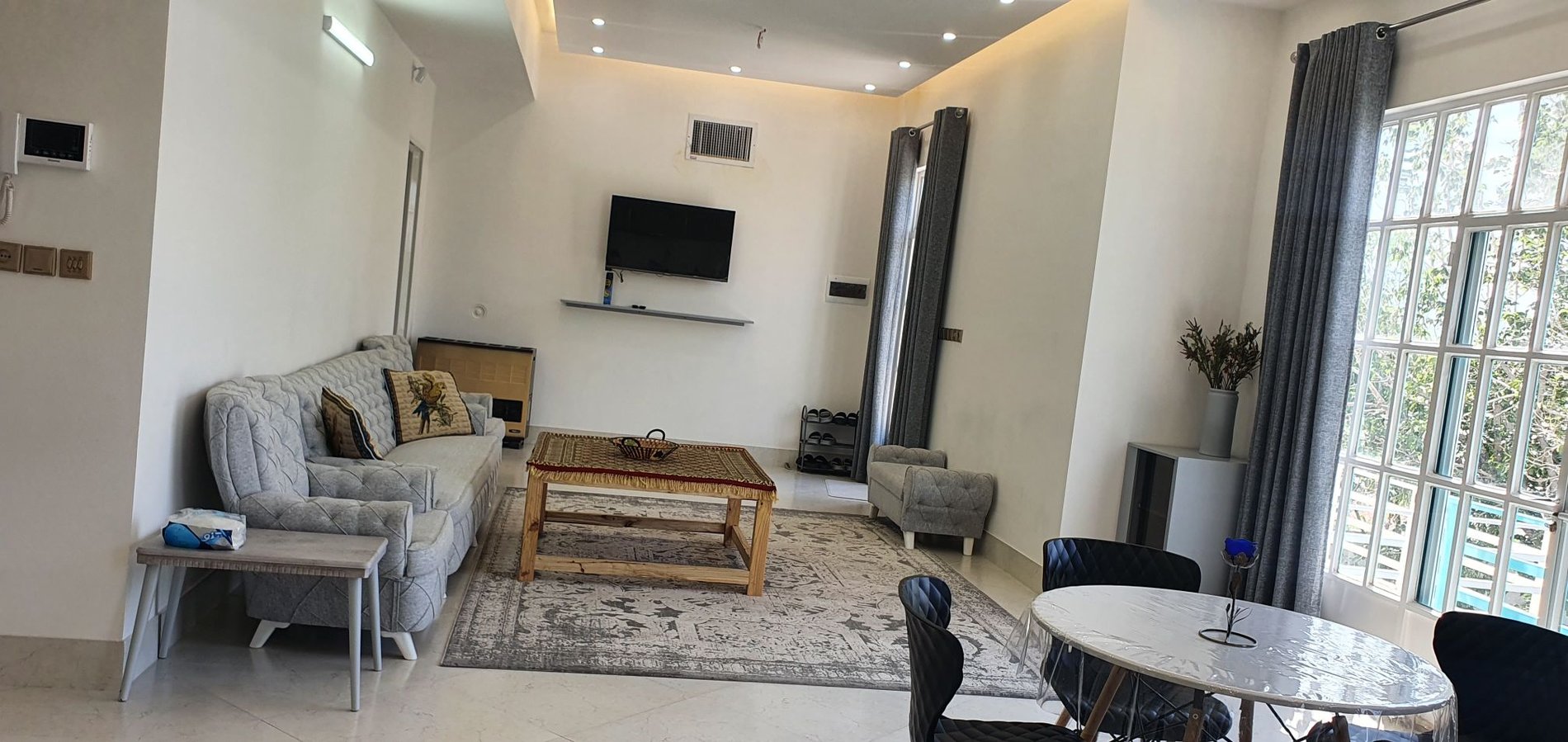 ویلا سه خوابه استخردار آبگرم لاله عباسی