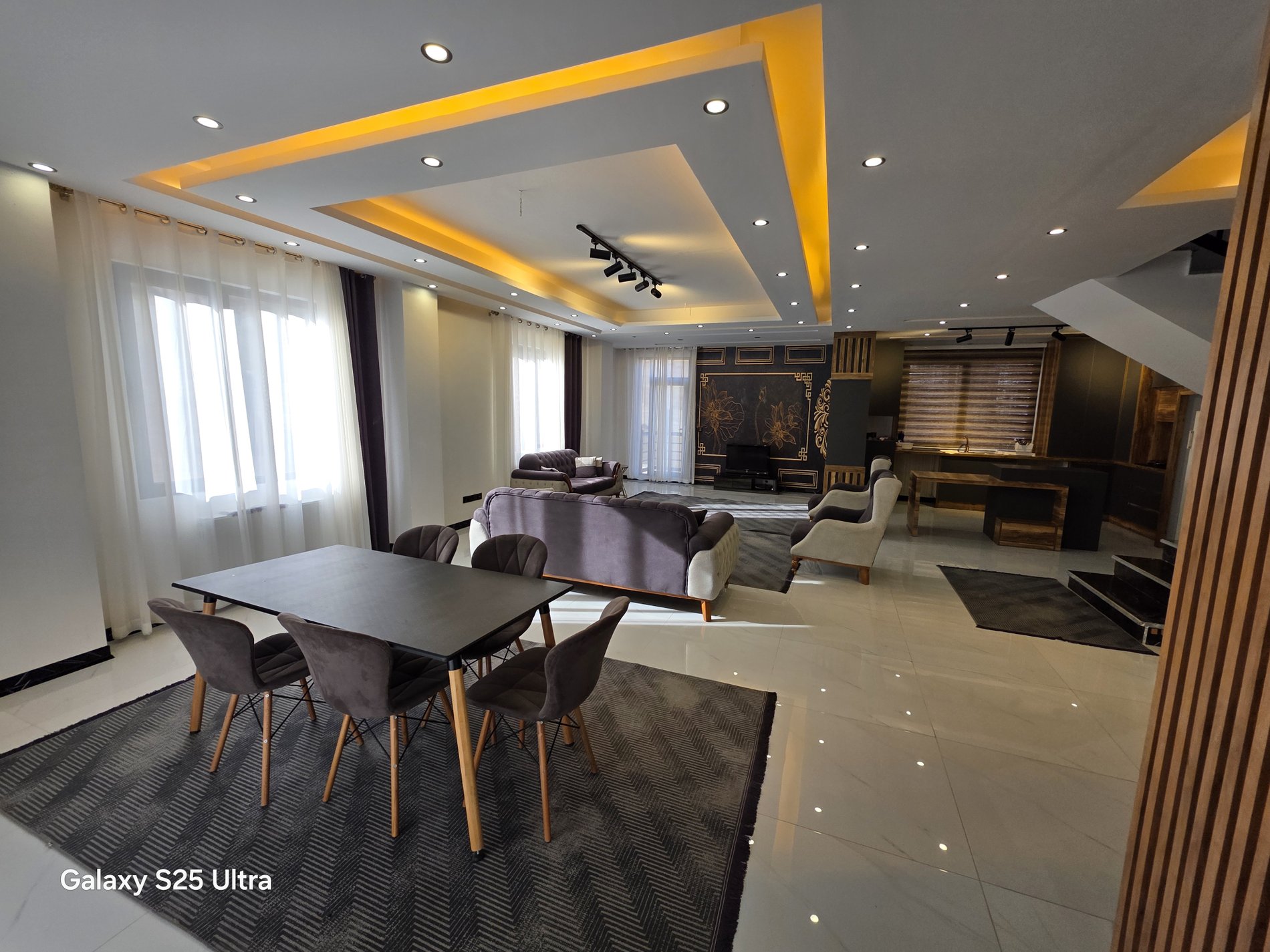 ویلا چهارخوابه استخردار آبگرم عمارت نهال