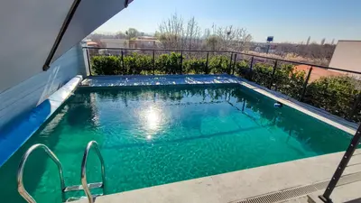 ویلا سه خوابه استخردار آبگرم ویلا لند