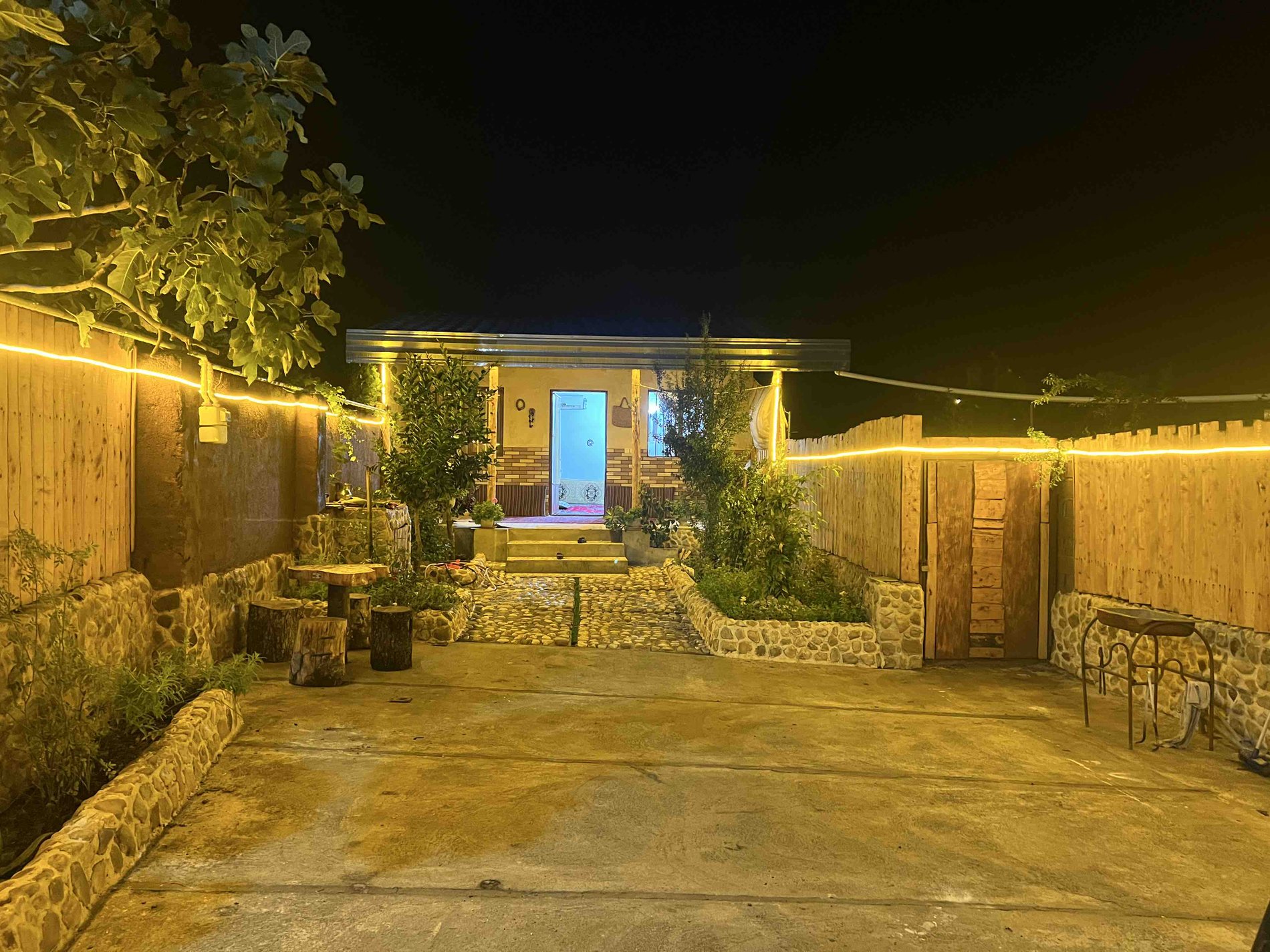 دوخوابه تی تی نار