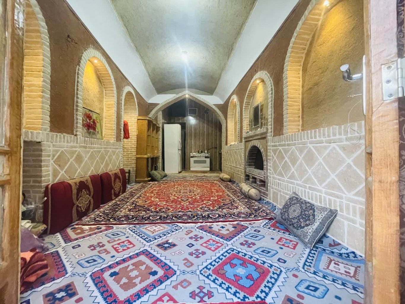 بوم گردی تالار - واحد یک - اتاق سنتی و شیک