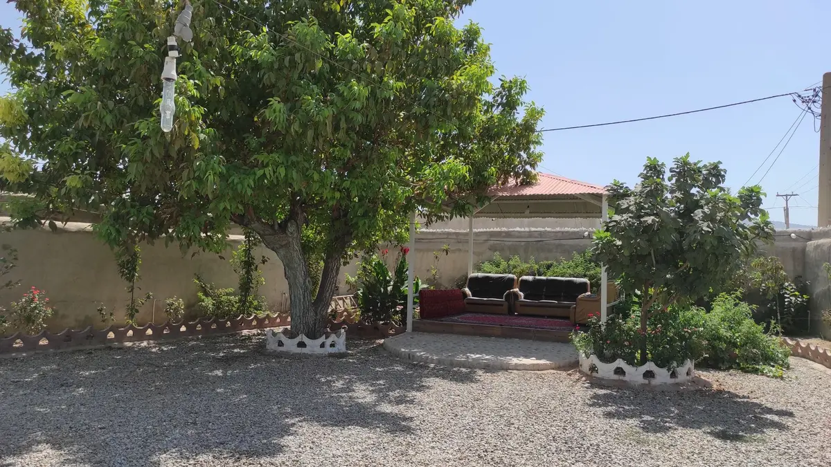 ویلا یک خوابه باغ برجسته