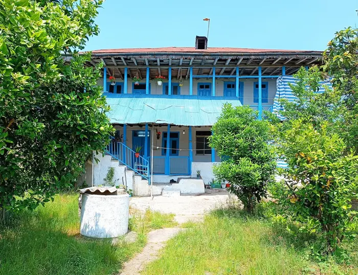 بوم گردی نرگس بانو - واحد گل همکف