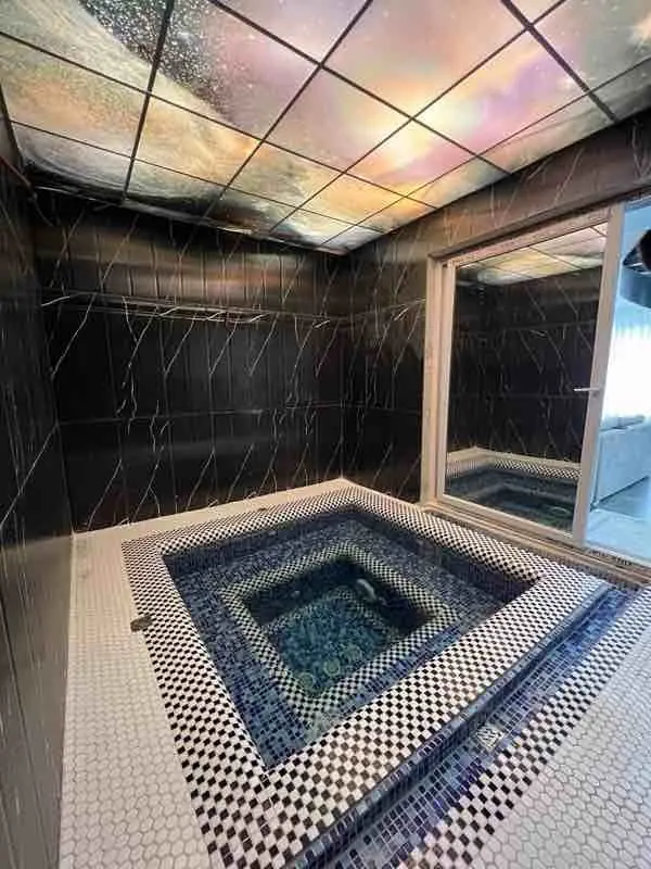 ویلا دوخوابه دوبلکس ساحلی نسترن - جکوزی