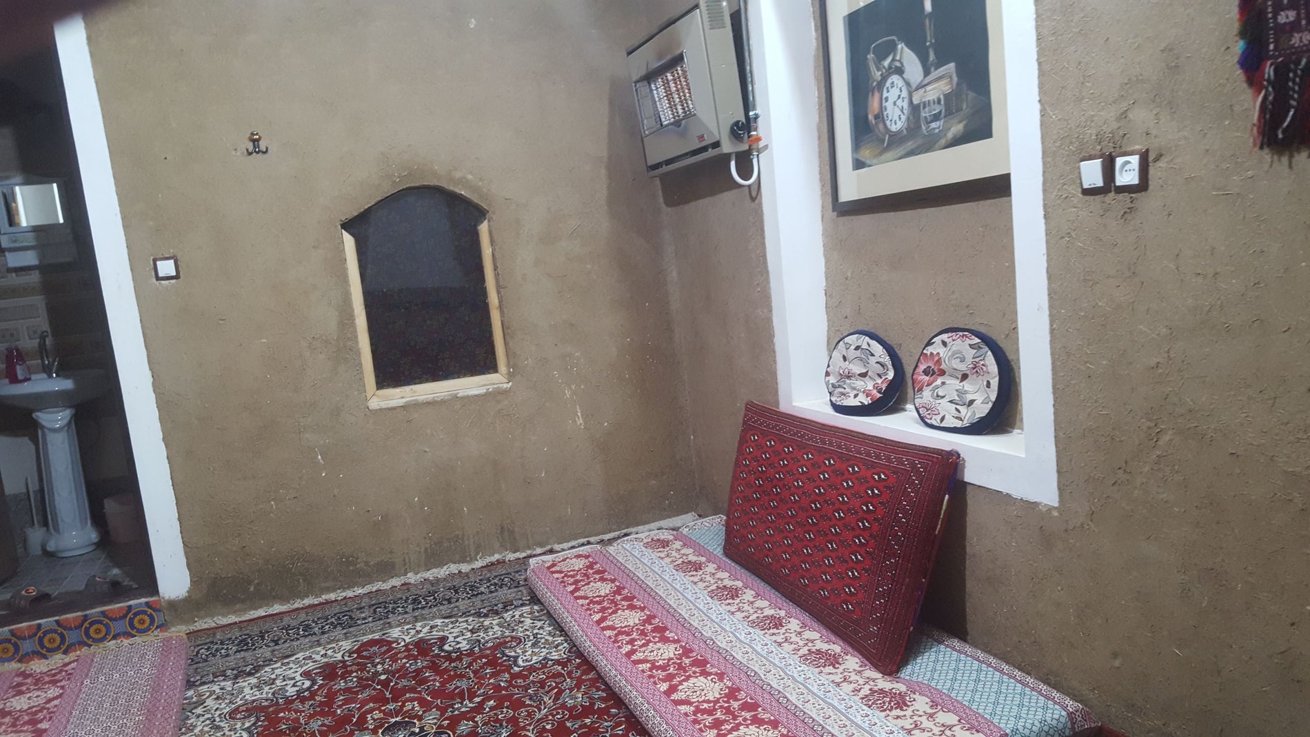 اقامتگاه سنتی سلطان میدان - واحد پایین نشین