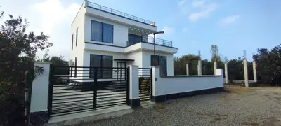 ویلا سه خوابه دوبلکس سفید