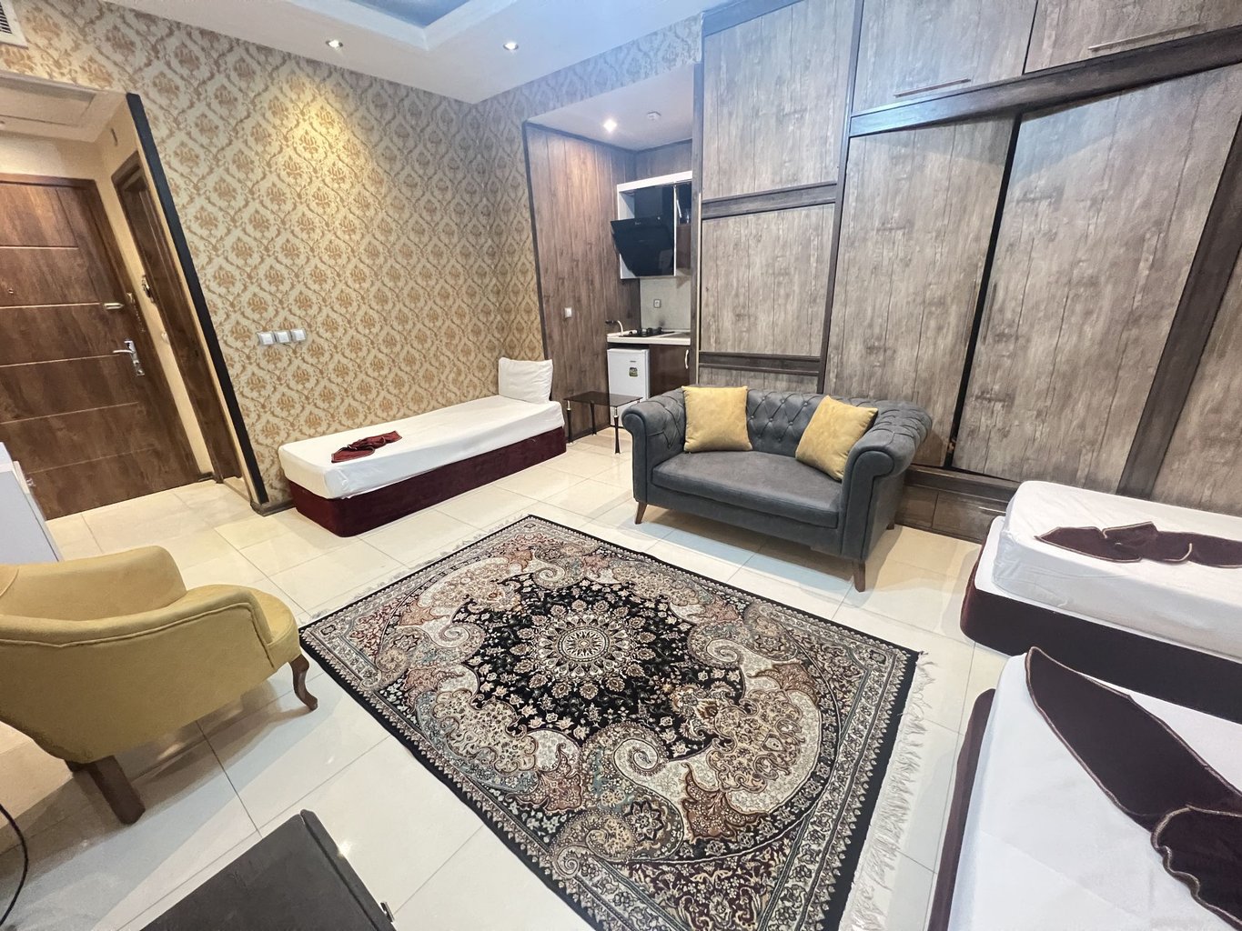 مسافرخانه نور واحد ۱۰۳