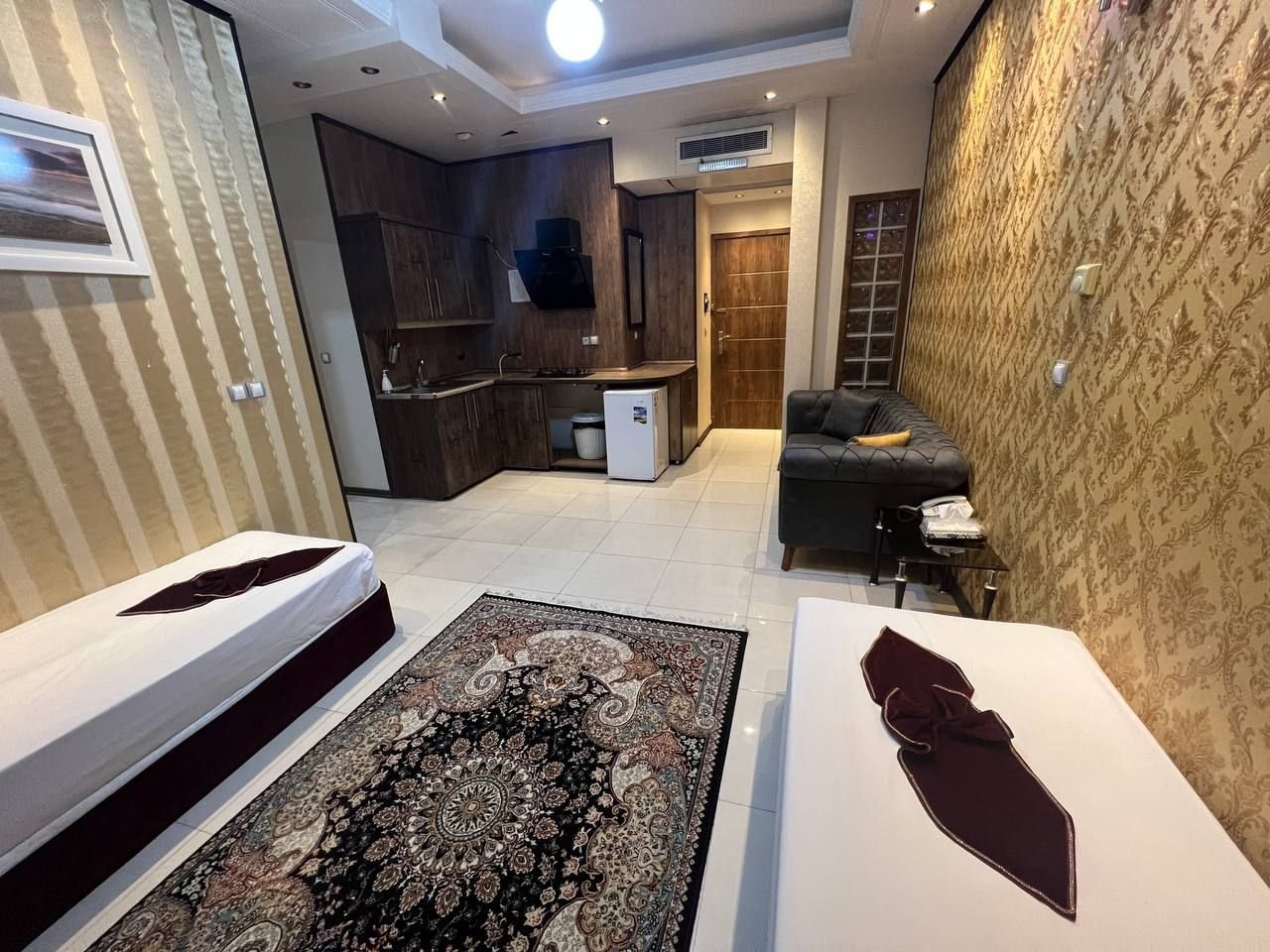 مسافرخانه نور۶ واحد یک خوابه ۴۰۲