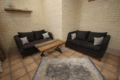 اقامتگاه سنتی هفت دری - واحد پاک بانو 108