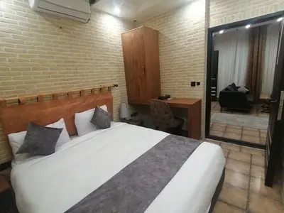 اقامتگاه سنتی هفت دری - واحد ناز بانو 103