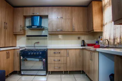 آپارتمان سه خوابه هجرت - واحد 205