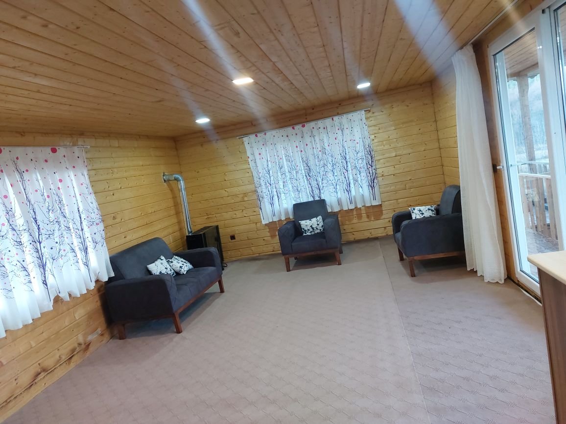 یک خوابه چوبی سنتی اقاقیا