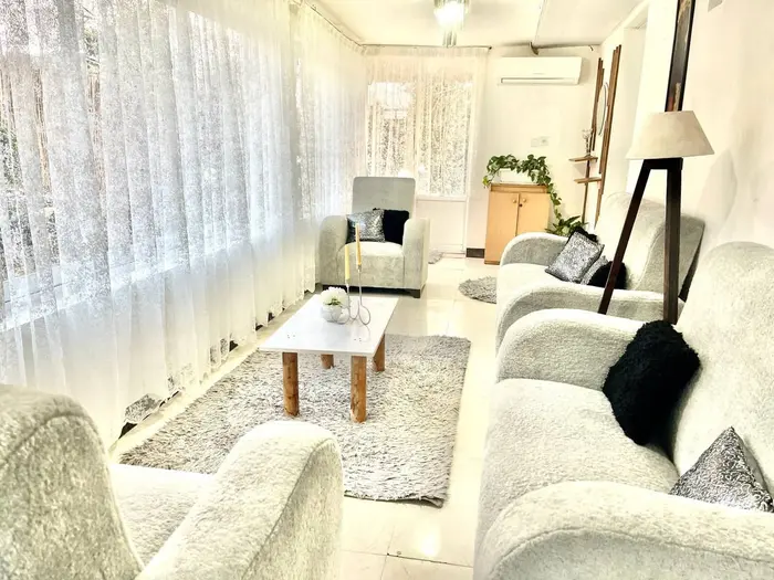 ویلا دوخوابه باغ ماهور - هال