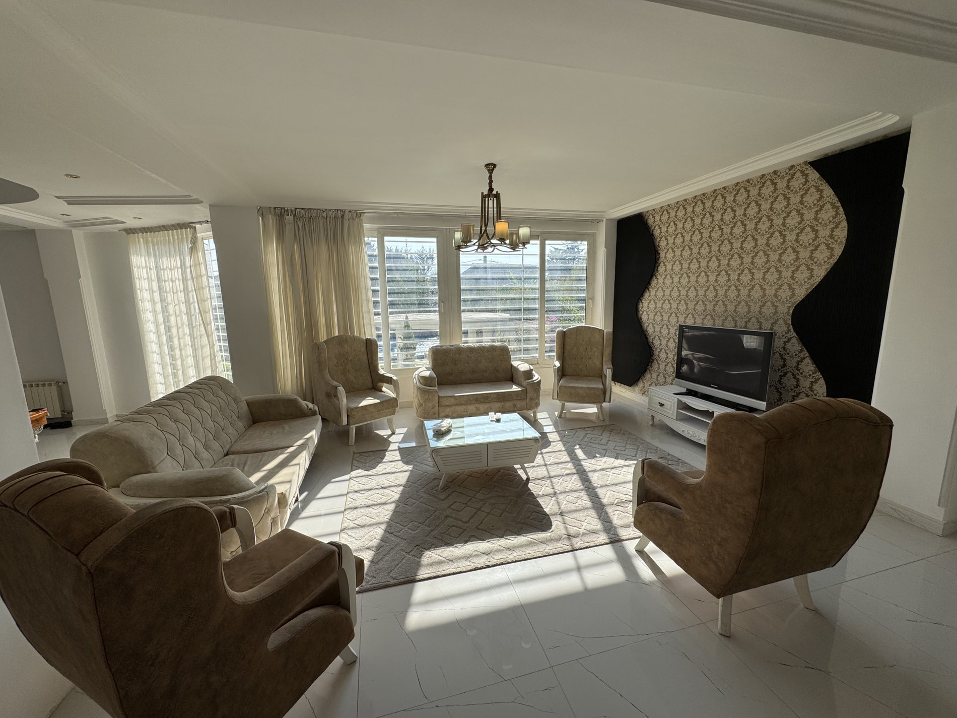 پنج خوابه استخردار آبگرم کاخ لاله