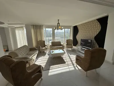 ویلا پنج خوابه استخردار آبگرم کاخ لاله