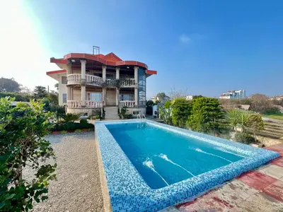 ویلا پنج خوابه ساحلی استخردار آبگرم شاهان