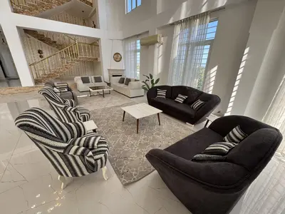 ویلا پنج خوابه استخردار آبگرم کاخ لاله