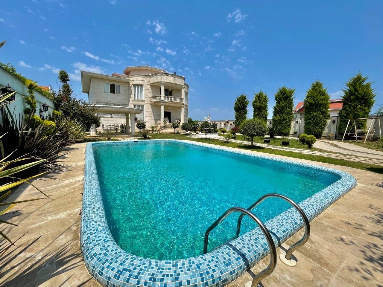 پنج خوابه استخردار آبگرم کاخ لاله