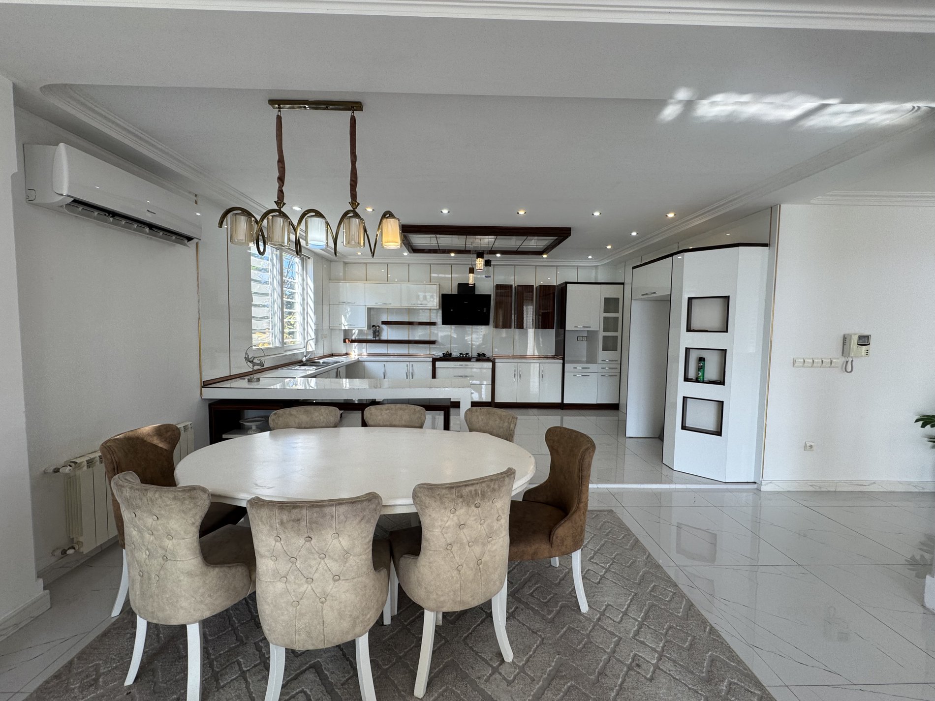 پنج خوابه استخردار آبگرم کاخ لاله