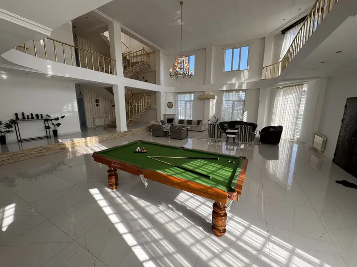 ویلا پنج خوابه استخردار آبگرم کاخ لاله