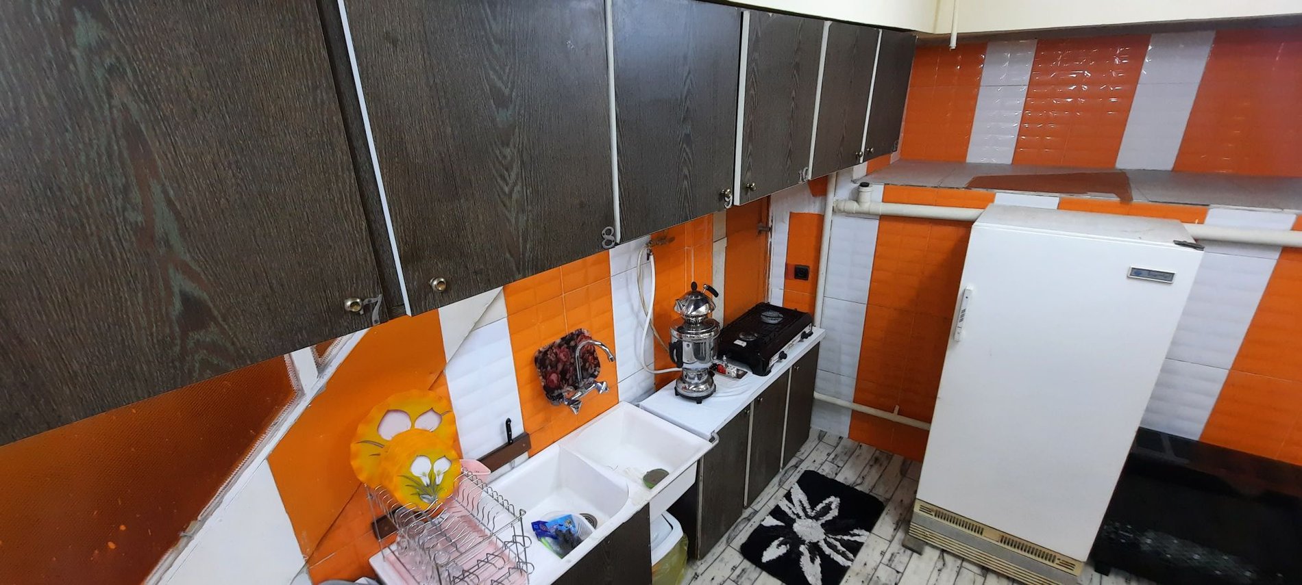 آپارتمان یک خوابه نارنجی