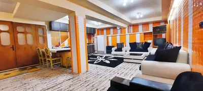 آپارتمان یک خوابه نارنجی