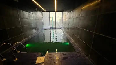 ویلا چهارخوابه ساحلی استخردار آبگرم دریا 32