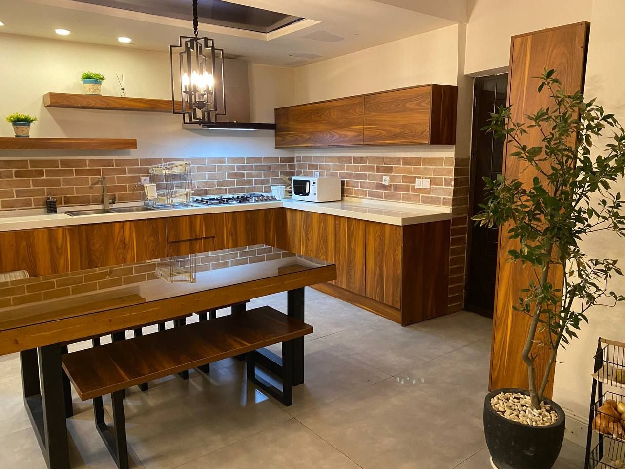 ویلا چهارخوابه استخردار آبگرم درخشانیه