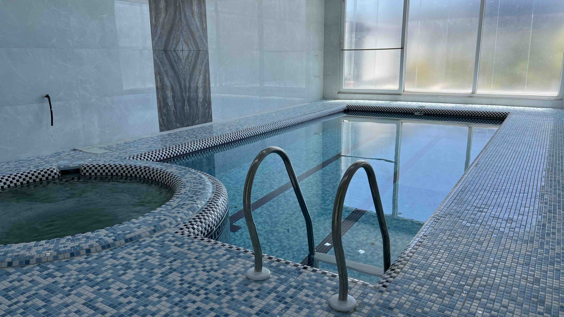 سه خوابه استخردار آبگرم بهاران 11 جنوبی