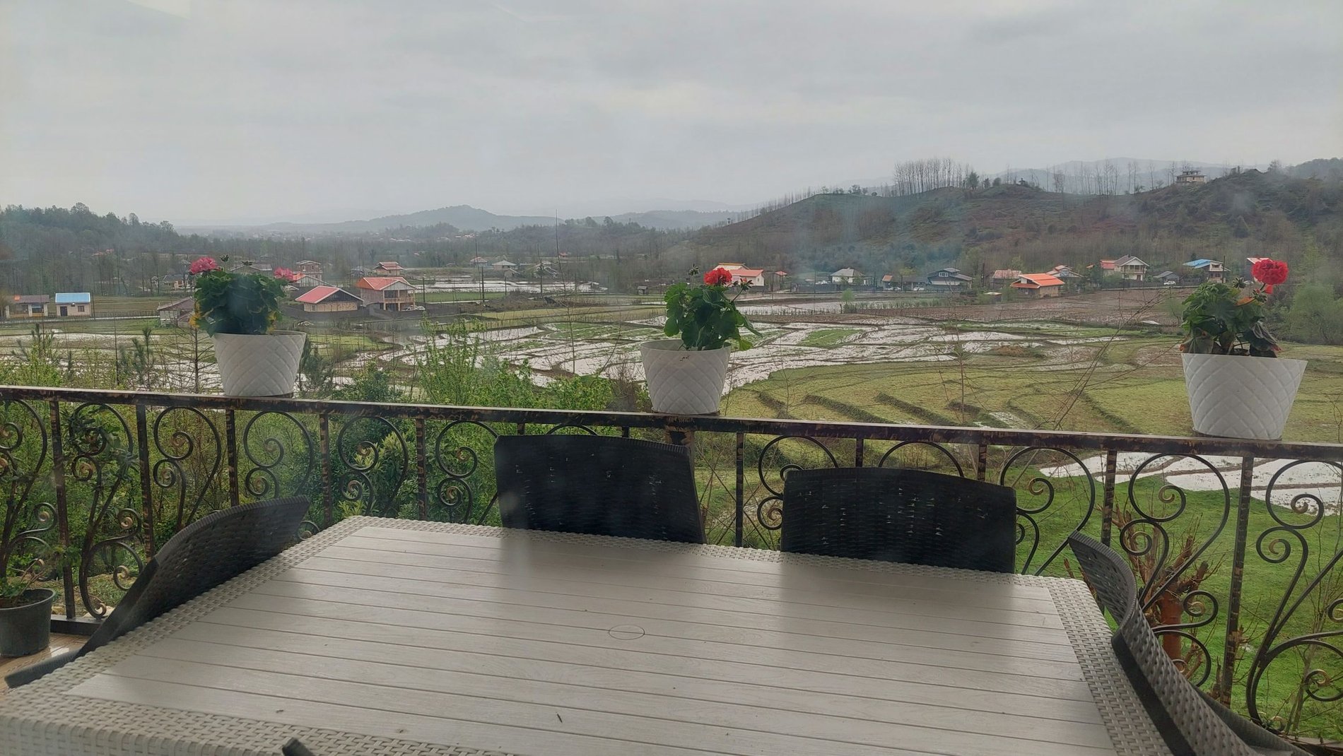 ویلا فلت جنگلی محرمان