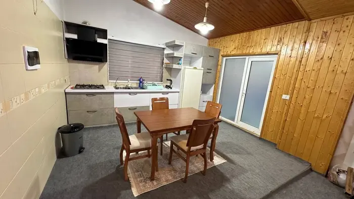 ویلا دوخوابه ساحلی استخردار عزیزی 1