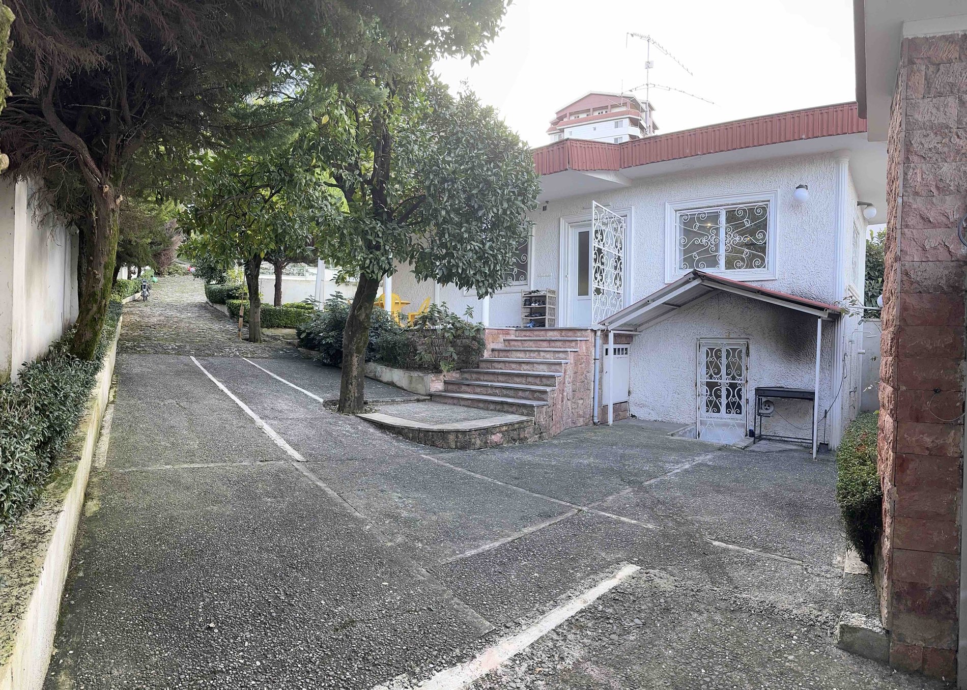 ویلا یک خوابه سفيد تمشک - نماي ويلا