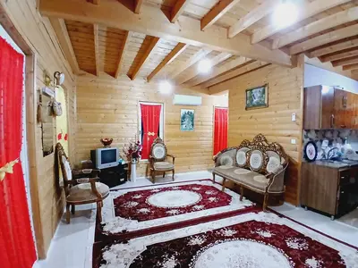 ویلا یک خوابه استخردار آبگرم چوبی رودکنار