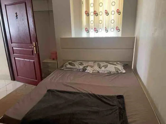 آپارتمان یک خوابه نیایش غربی - انتخاب عنوان تصویر