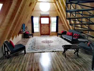 کلبه دوخوابه سوئیسی جنگلی آرمان