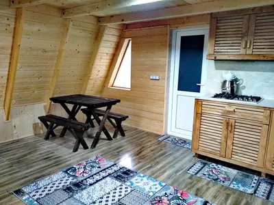 کلبه دوخوابه سوئیسی جنگلی آرمان