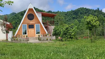 کلبه دوخوابه سوئیسی جنگلی آرمان