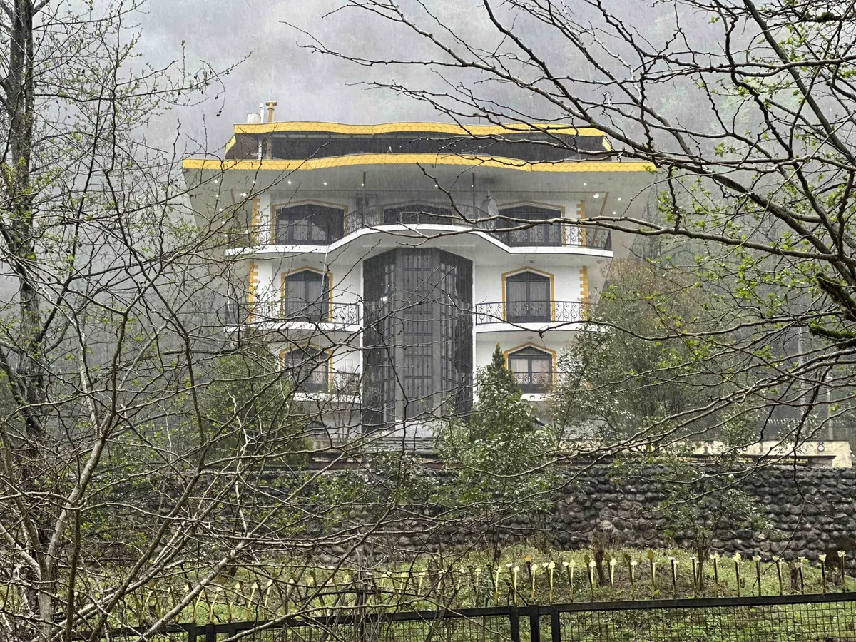 ویلا شش خوابه عمارت بهشت باستان