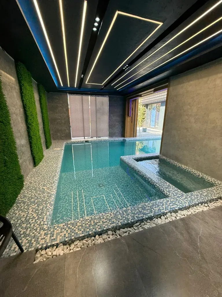 ویلا سه خوابه استخردار آبگرم نگین