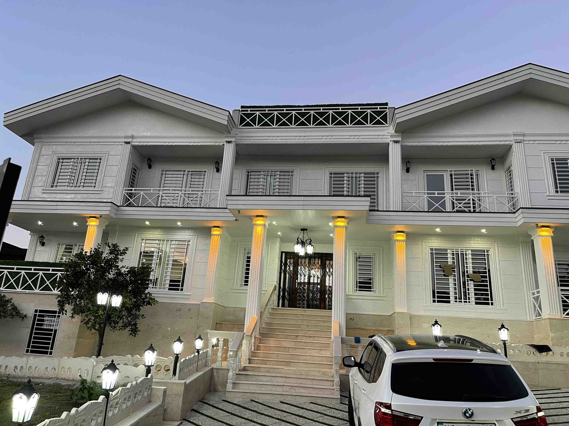 دوخوابه عمارت سفید جنگل