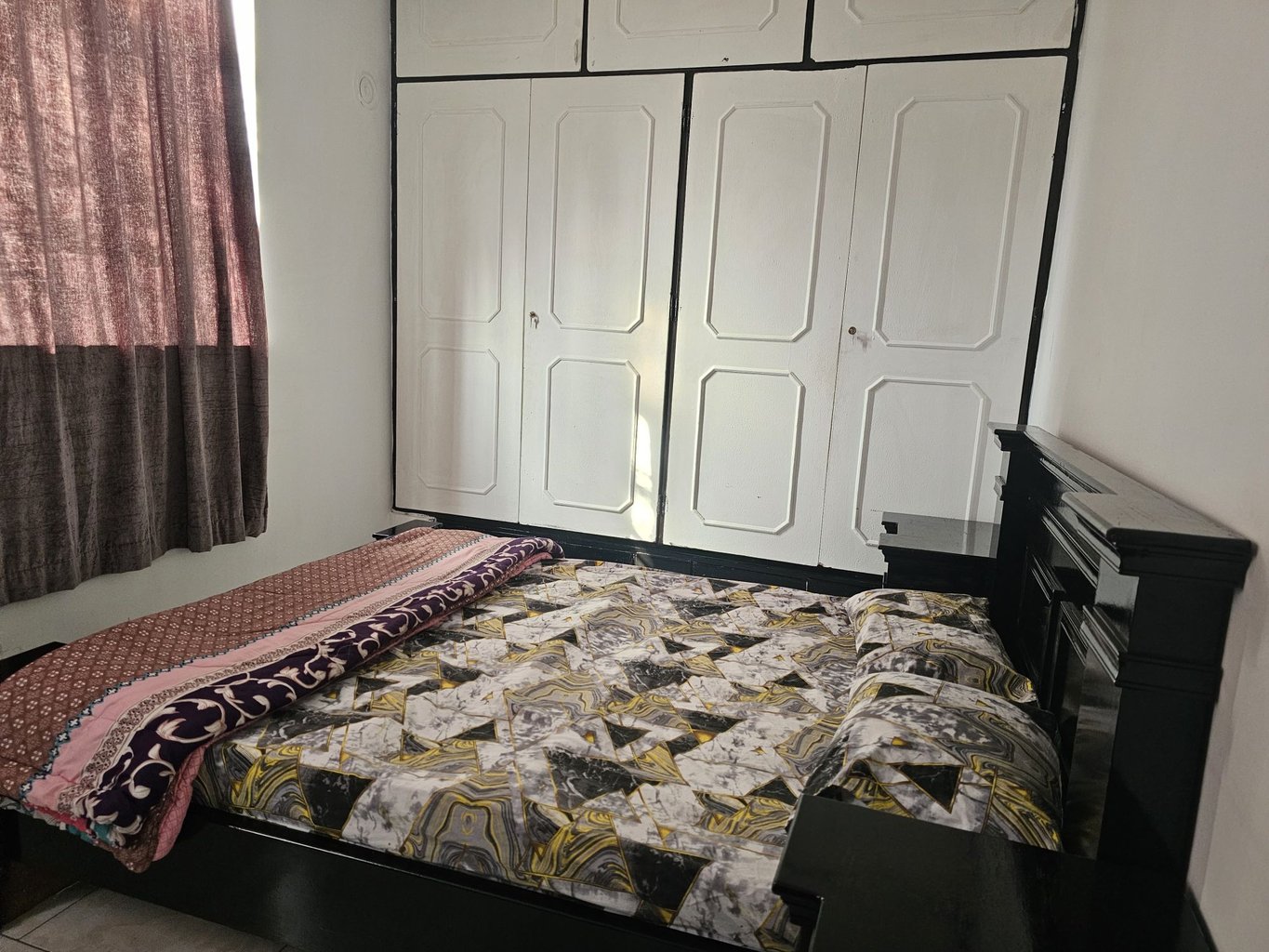 آپارتمان دوخوابه کوهپایه ۱