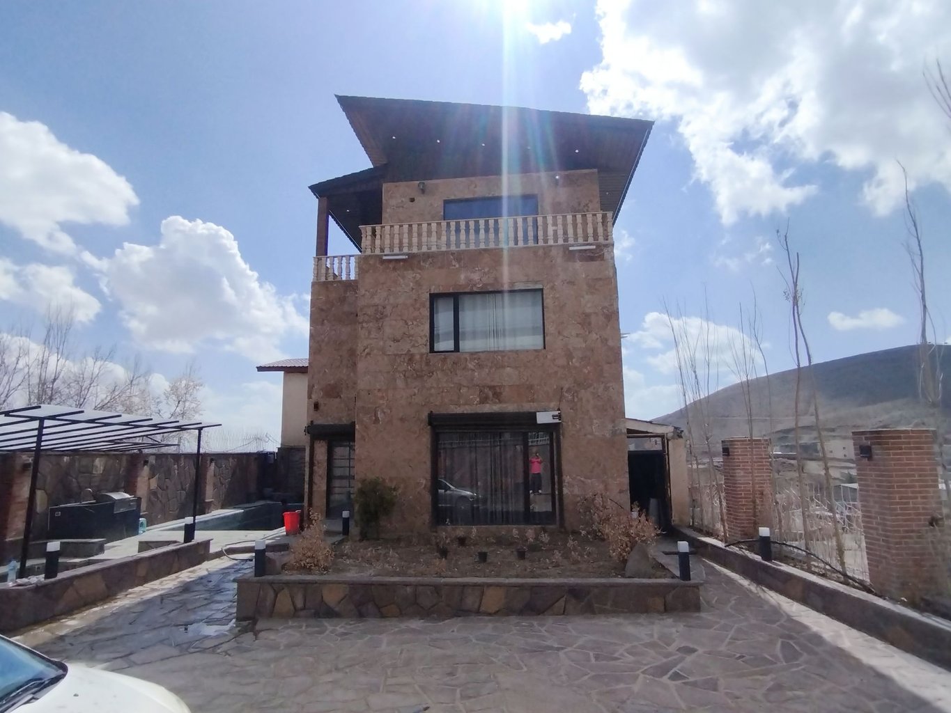 ویلا چهارخوابه استخردار آبگرم سرو 1