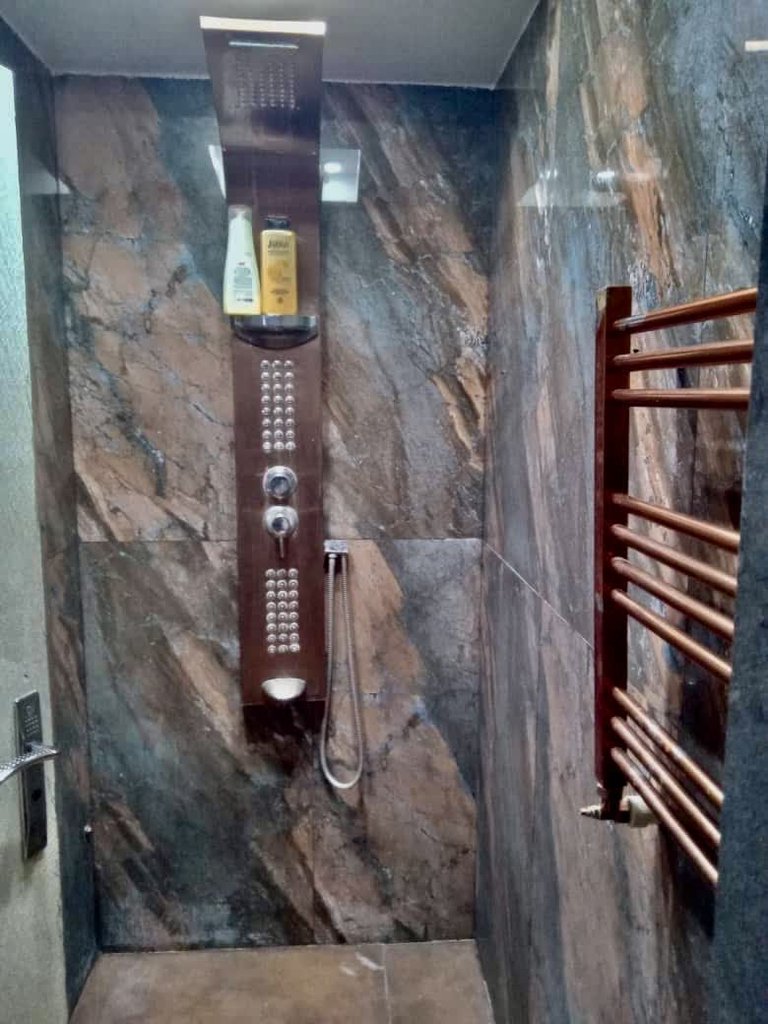 ویلا چهارخوابه استخردار آبگرم سرو 1