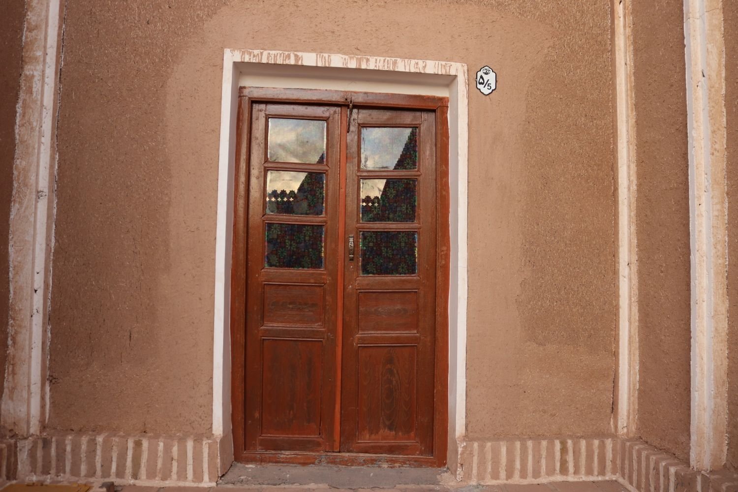 سرای زنده دلان - واحد شاعر