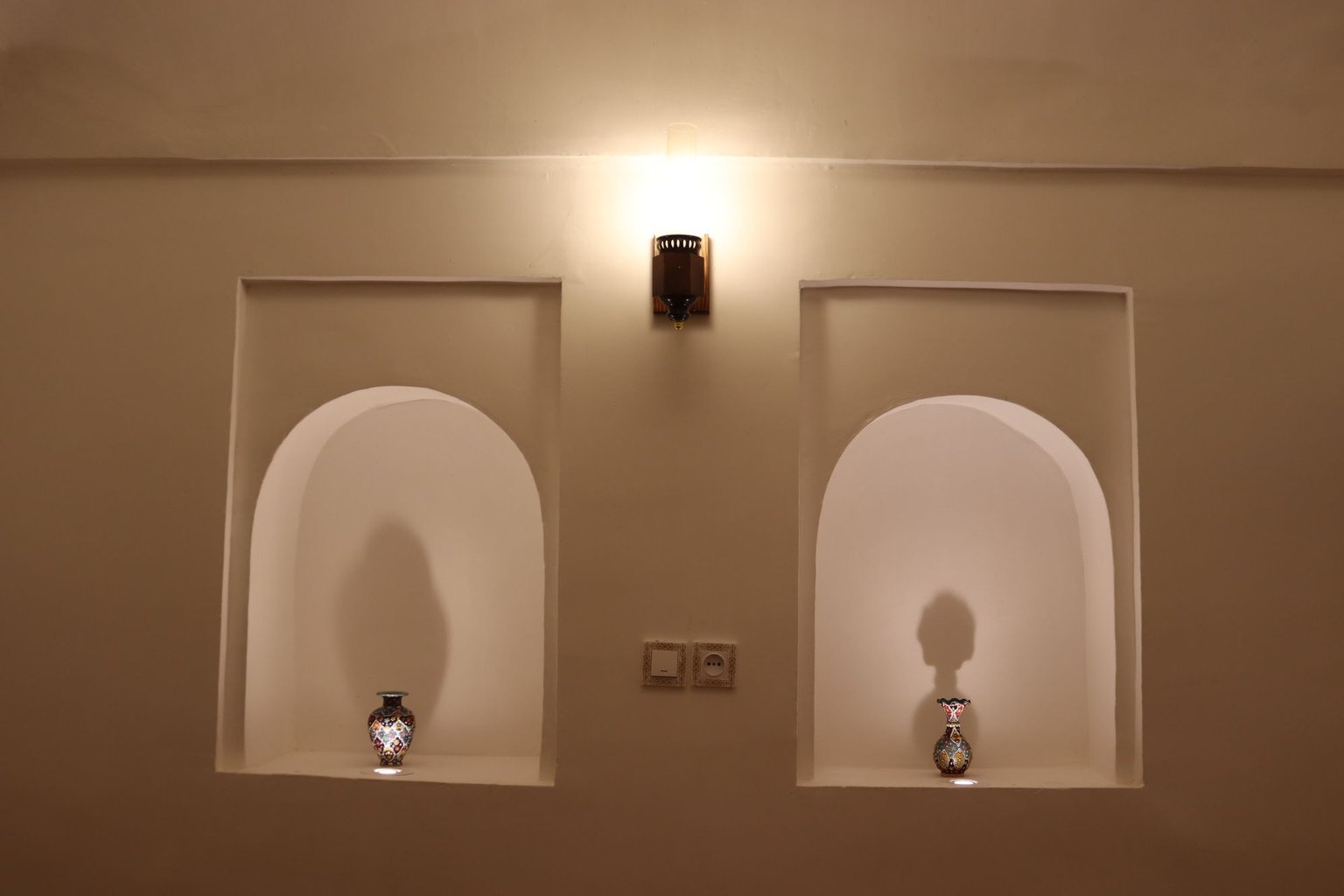 سرای زنده دلان - واحد خان نشین