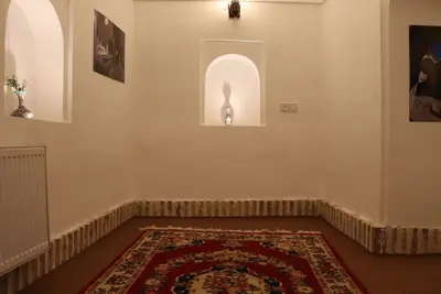 بومگردی سرای زنده دلان - واحد شاه نشین